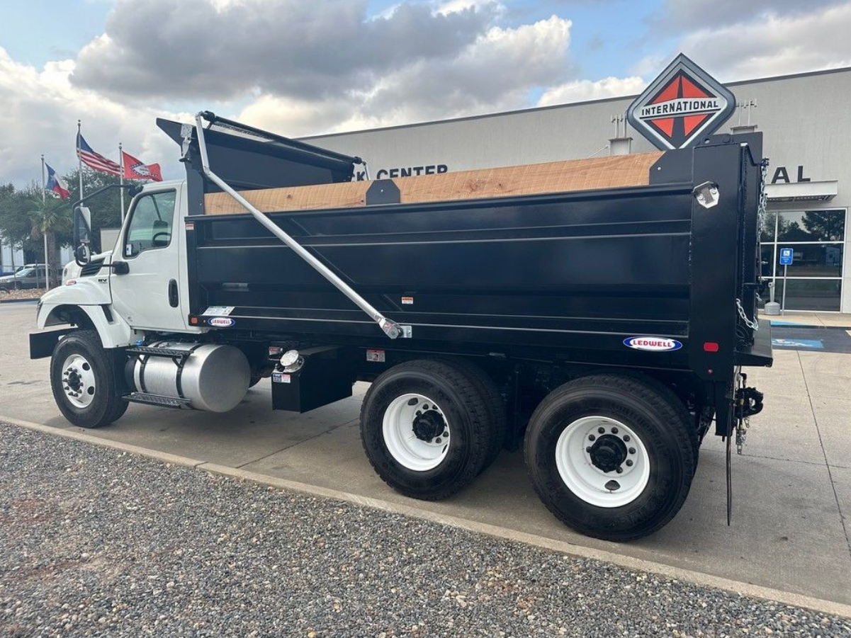 2025 International® HV607 12-14 YARD DUMP - image 3 of 6