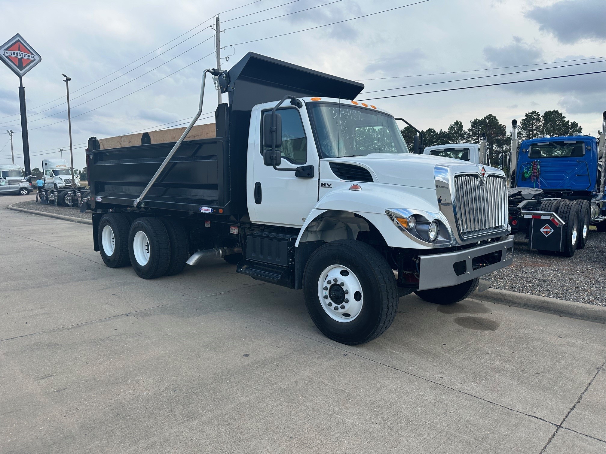 2025 International® HV607 12-14 YARD DUMP - image 1 of 6