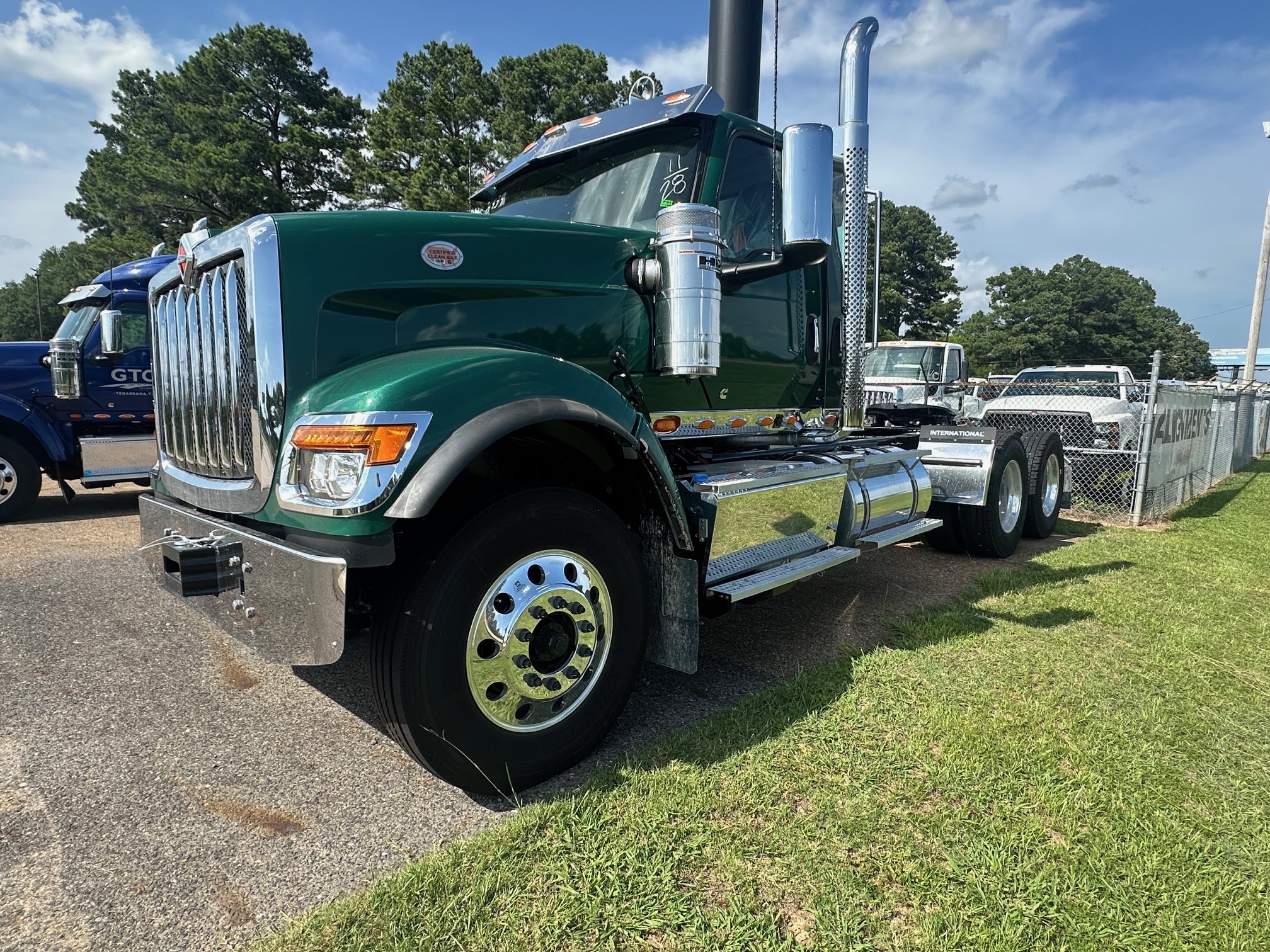 2026 INTERNATIONAL HX520 TN335439 - image 3 of 6
