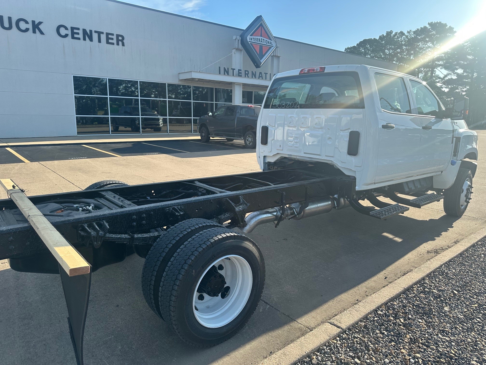 2025 INTERNATIONAL CV515 4X4 CREW CAB SH503202 - image 4 of 6