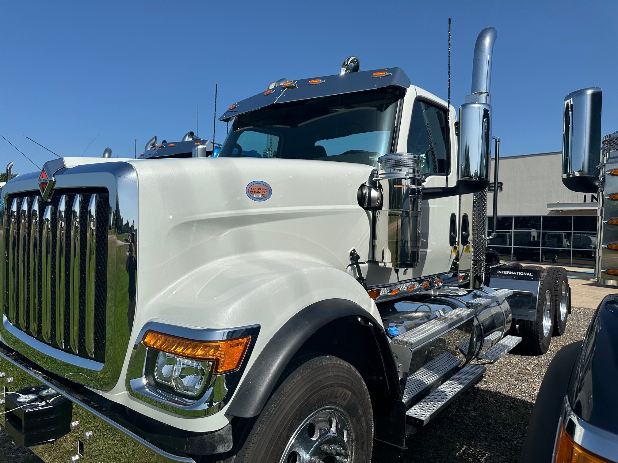 2026 INTERNATIONAL HX520 TN338320 - image 1 of 6
