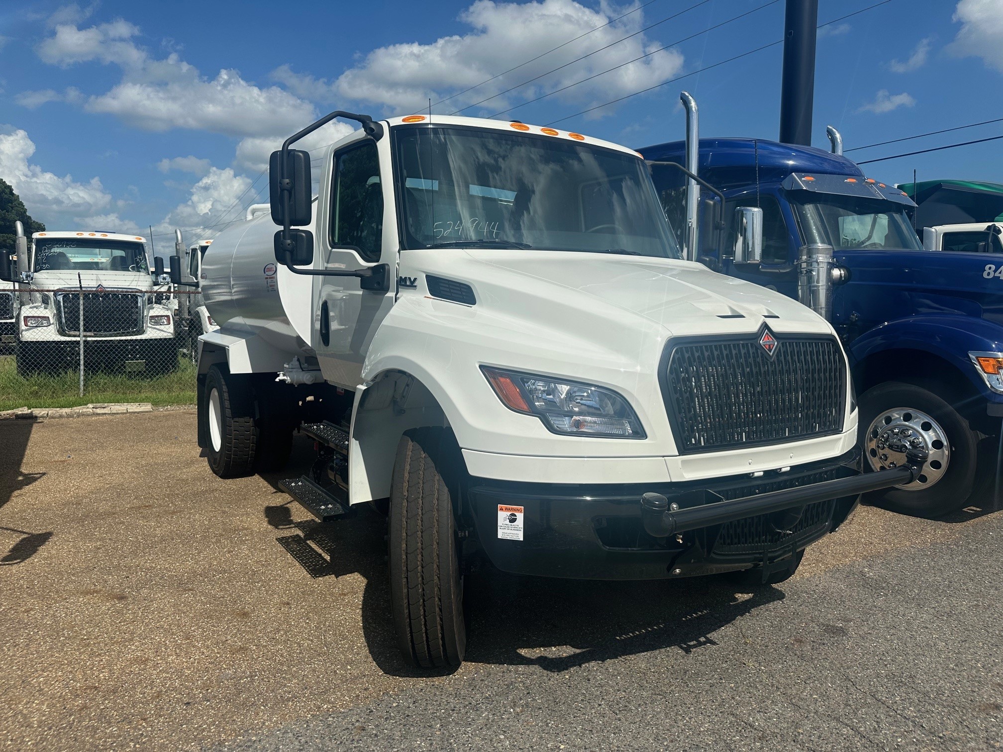 2026 INTERNATIONAL MV607 WATER TRUCK TS524944 - image 4 of 6