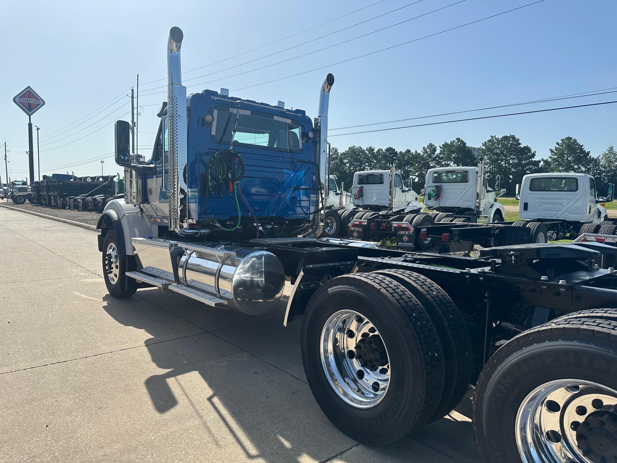 2026 INTERNATIONAL HX520 TN320192 - image 6 of 6