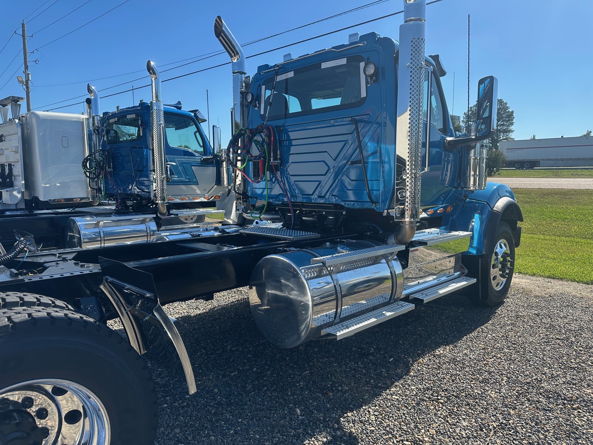 2026 INTERNATIONAL HX520 - image 2 of 6